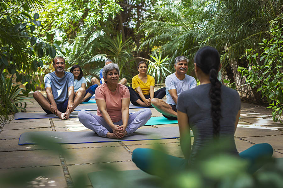 You are currently viewing योग से आरामपूर्ण और स्वस्थ जीवन पाएं