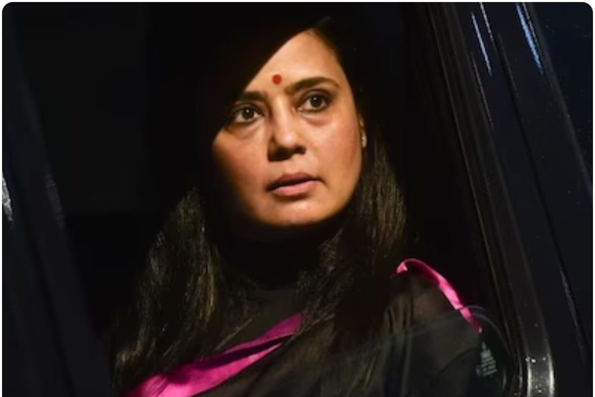 You are currently viewing TMC की पूर्व सांसद महुआ मोइत्रा को मिला नोटिस, सरकारी बंगला तुरंत खाली करें