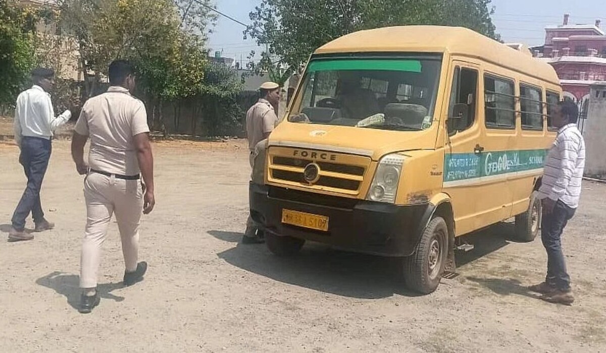 Read more about the article Jind News: परिवहन विभाग और पुलिस ने स्कूल बसों के खिलाफ कार्रवाई की, पुलिस ने चालान जारी किए