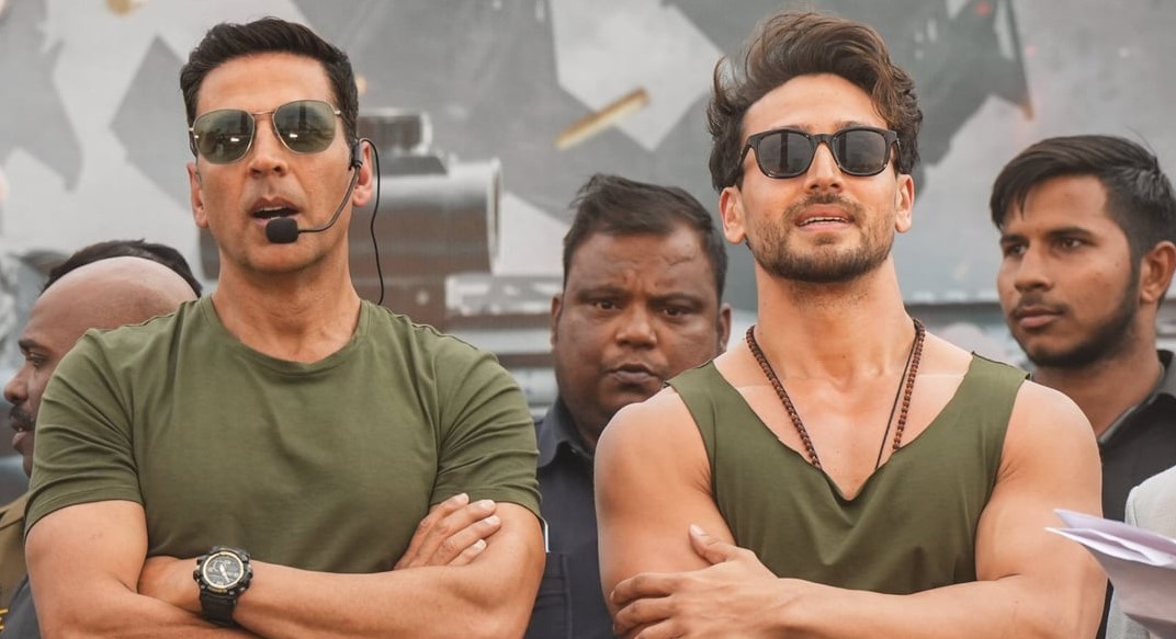 You are currently viewing Bade Miyan Chote Miyan की रिलीज डेट बदलने पर Akshay Kumar ने दी सफाई,