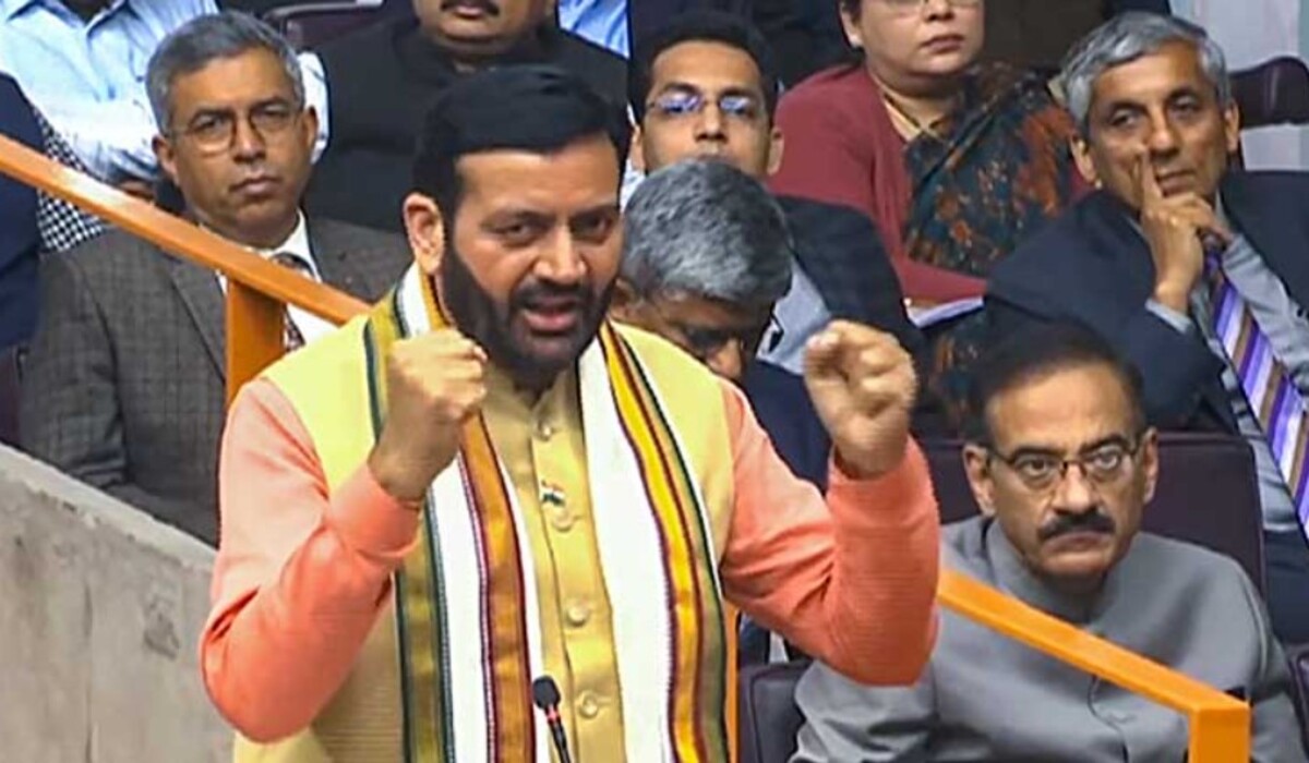 Read more about the article CM Nayab Saini: “युवराज के पास कौन सी लालटेन है, जिसे रगड़ने से गरीबी मिटाई जा सकती है?” Nayab Saini ने Haryana में Congress पर बरसाया तंज