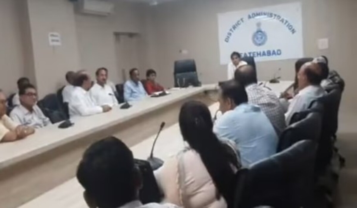 Read more about the article Haryana News: निजी स्कूल संचालकों और जिला कलेक्टर की मुलाकात, 10 दिनों का समय दिया गया