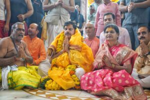 Read more about the article सोमवती अमावस्या: CM डॉ. यादव ने सपत्निक पहुंचे श्री महाकालेश्वर मंदिर, बाबा महाकाल का किया दर्शन-पूजन