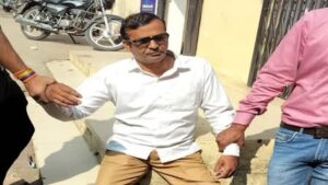 Read more about the article रिश्वतखोरी पर उज्जैन लोकायुक्त की बड़ी कार्रवाई, पटवारी 10 हजार की रिश्वत लेते रंगे हाथ गिरफ्तार