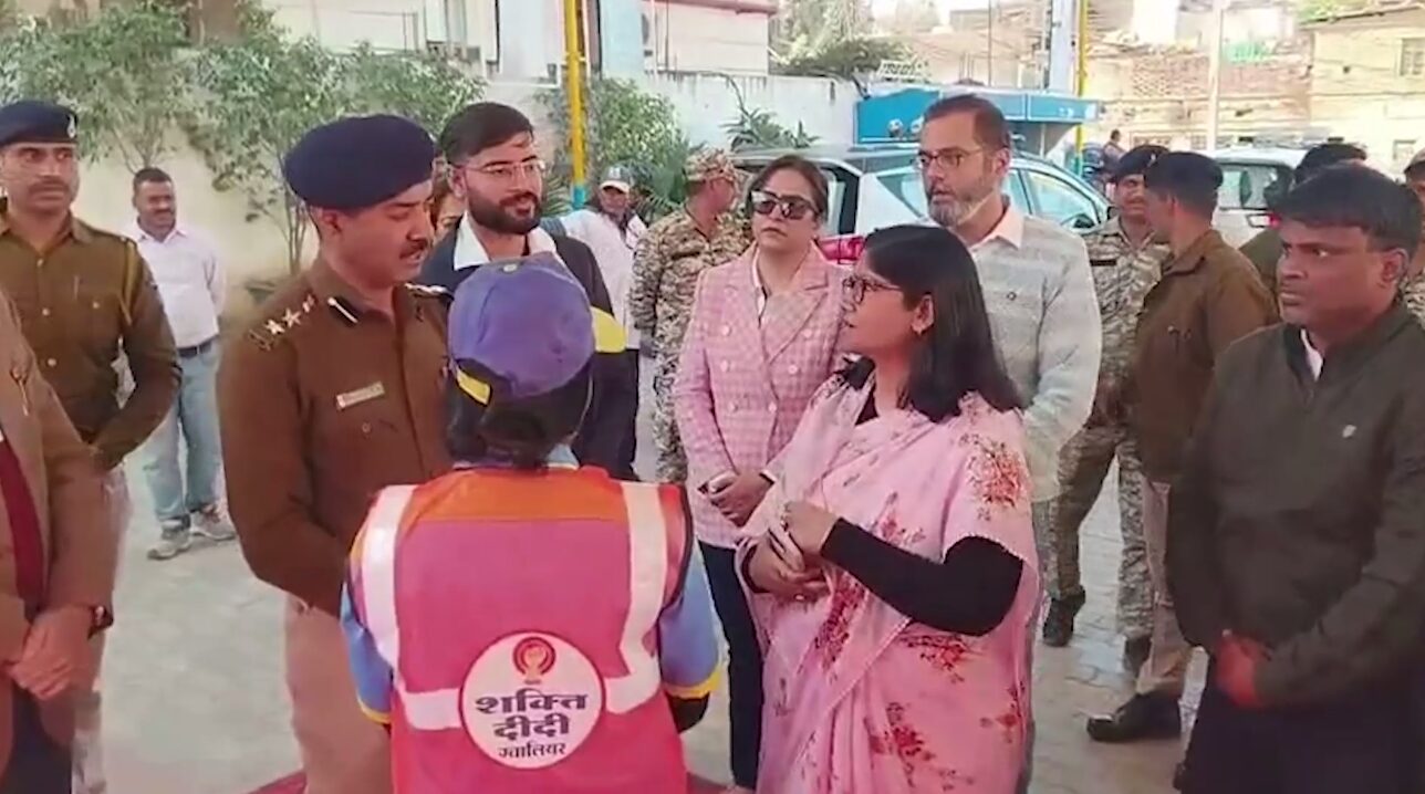 Read more about the article महिलाओं को मिलेगा पेट्रोल पंपों पर काम करने का मौका! MP के ग्वालियर में शुरू हुई ‘शक्ति दीदी’ योजना, अब महिलाएं होंगी आत्मनिर्भर…