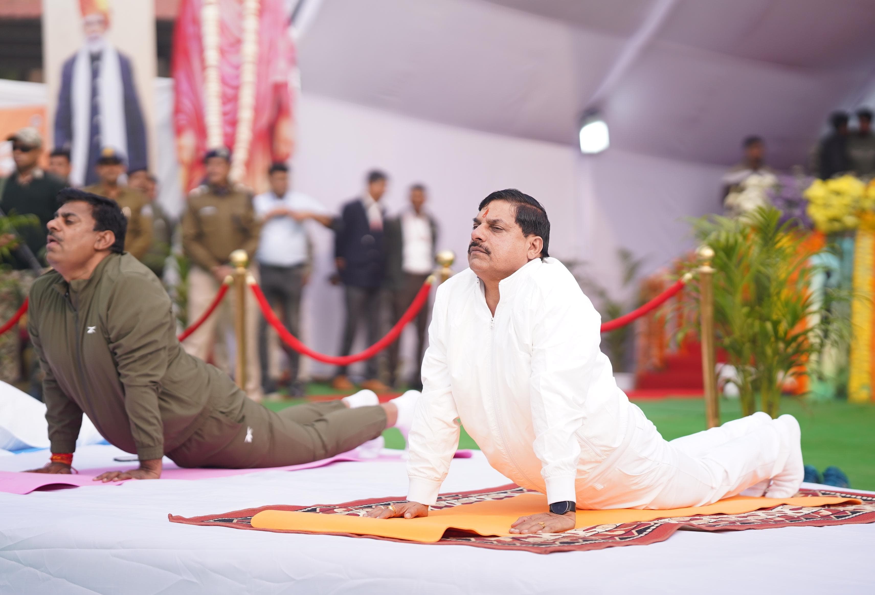 Read more about the article Swami Vivekananda Jayanti: युवा दिवस पर MP में हुए ऐतिहासिक कार्यक्रम, CM यादव ने किया सूर्य नमस्कार; 3D रंगोली और ‘युवा शक्ति मिशन’ का हुआ शुभारंभ …