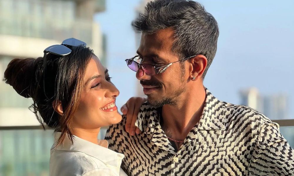 Read more about the article क्रिकेट और ग्लैमर का अंत! 18 महीने की दूरी के बाद कानूनी रूप से अलग हुए चहल-धनश्री, बांद्रा फैमिली कोर्ट में हुआ अंतिम फैसला; 2023 से उठ रही थी तलाक की अटकलें