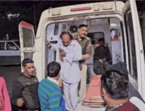 Read more about the article रीवा में भीषण सड़क हादसा: कुंभ से लौट रही कार खड़े ट्रेलर से टकराई, तीन की मौत, सात घायल; ड्राइवर की आंख लगने से हुआ हादसा!