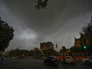 Read more about the article मध्यप्रदेश में बदलेगा मौसम! मार्च के पहले हफ्ते में बादल और बारिश के संकेत, 2 मार्च से सक्रिय होगा पश्चिमी विक्षोभ; 4 मार्च से इंदौर-ग्वालियर में बारिश के आसार