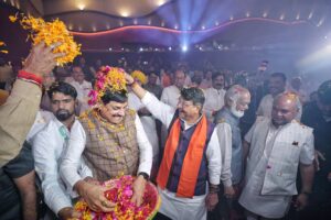 Read more about the article MP विधानसभा में फाग महोत्सव, CM मोहन यादव, मंत्री और विपक्षी नेता एक साथ थिरके: मंत्री कैलाश ने गाए गीत, CM ने जमाया रंग