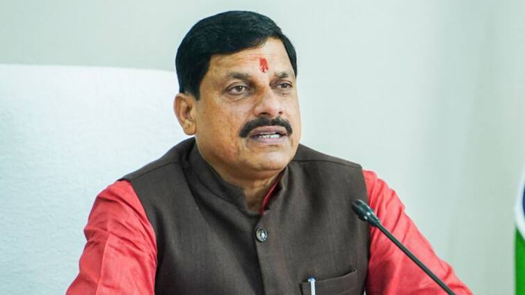 You are currently viewing सीएम मोहन यादव की सुरक्षा हुई और कड़ी: तीन नए डीएसपी तैनात, गृह विभाग ने जारी किया आदेश; फरवरी में सामने आया था सीएम की सुरक्षा में चूक का मामला