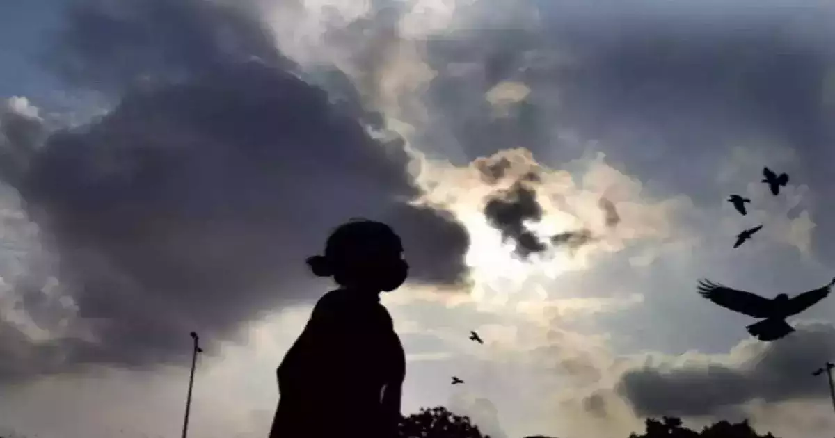 You are currently viewing रंगों की मस्ती के बीच चुभेगी धूप, होली पर गर्मी का बढ़ेगा कहर; तापमान 39 डिग्री तक पहुंचने के आसार