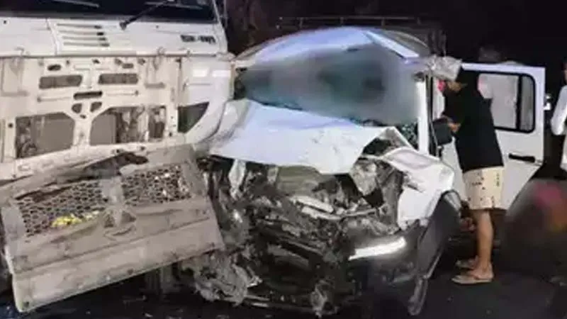 You are currently viewing सीधी में भीषण सड़क हादसा: 8 की मौत, 15 घायल, मुख्यमंत्री ने की आर्थिक सहायता की घोषणा