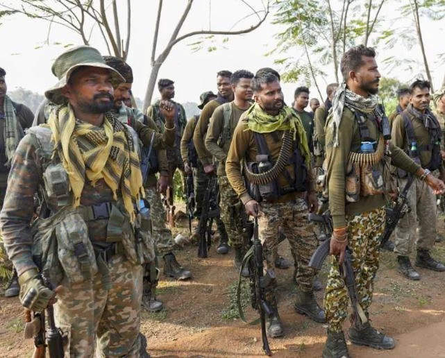 You are currently viewing छत्तीसगढ़ के बस्तर में नक्सलियों के खिलाफ बड़ा ऑपरेशन: 30 नक्सली ढेर, DRG जवान शहीद!