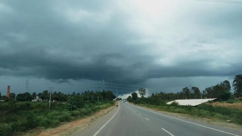 You are currently viewing मध्य प्रदेश में बर्फीली हवाओं का असर, मार्च में भी कड़ाके की ठंड; 15 मार्च के बाद तापमान 40 डिग्री के पार जाने की संभावना