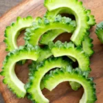 गर्मी में करेला खाना क्यों है फायदेमंद? जानिए इस कड़वी सब्ज़ी के 5 चमत्कारी फायदे जो आपके शरीर को देंगे ठंडक और ताकत