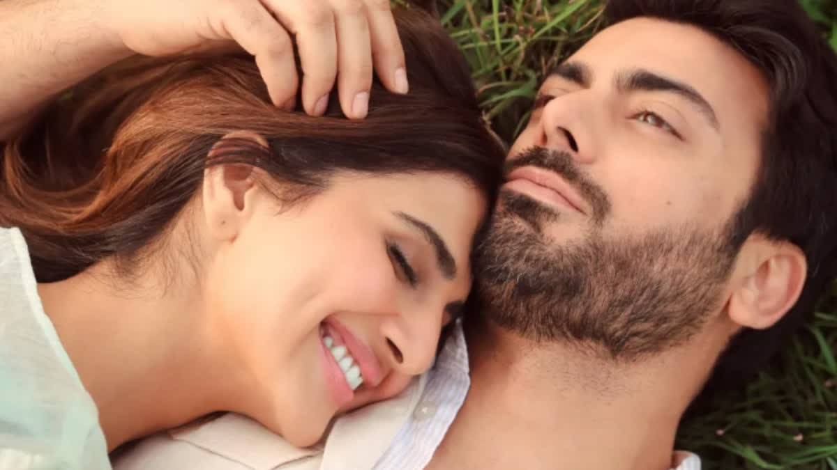 You are currently viewing फवाद खान की वापसी से पहले बड़ा झटका, ‘अबीर गुलाल’ पर मंडराया बैन का खतरा: पहलगाम हमले के बाद FWICE का बड़ा ऐलान, पाक कलाकारों पर लगाया बैन!