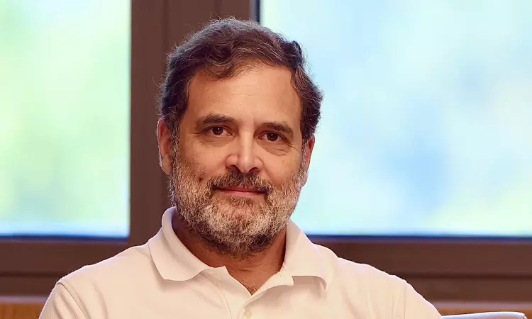 You are currently viewing वीर सावरकर को ‘अंग्रेजों का नौकर’ कहना पड़ा भारी, लखनऊ हाईकोर्ट ने राहुल गांधी की याचिका खारिज की — अब बढ़ सकती हैं कानूनी मुश्किलें, गैर-जमानती वारंट की आशंका