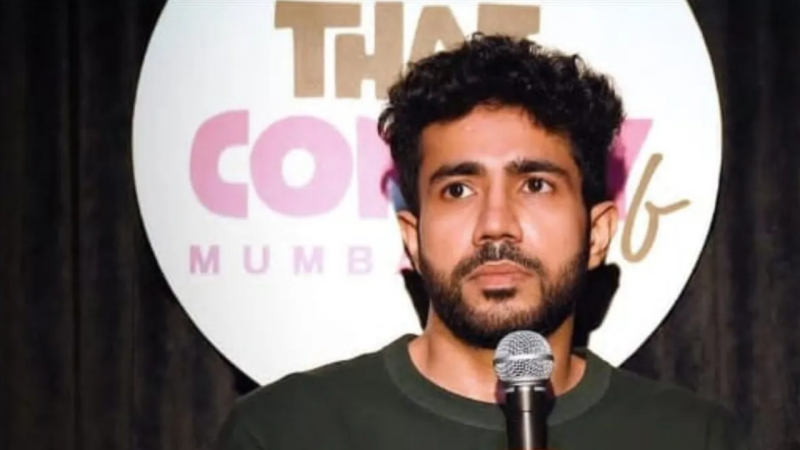 You are currently viewing कॉमेडियन अभिषेक उपमन्यु विवादों में घिरे, पाकिस्तानी यूजर को सपोर्ट करना पड़ा भारी: सोशल मीडिया पर मचा हंगामा, X अकाउंट डिएक्टिवेट