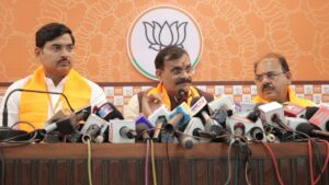 Read more about the article नेशनल हेराल्ड केस में सोनिया-राहुल का नाम आने से सियासी भूचाल, कांग्रेस का देशभर में हल्लाबोल: वीडी शर्मा बोले – धरना देने से ED दबाव में नहीं आएगी, कहा – हम कांग्रेस पार्टी व गांधी परिवार की भर्त्सना करते हैं!