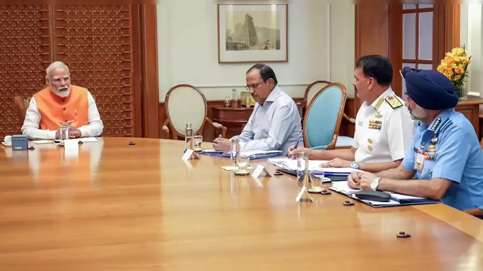 You are currently viewing प्रधानमंत्री मोदी ने सेना को दिया फ्री हैंड, PM आवास पर CCS और सुपर कैबिनेट की हो रही बैक-टू-बैक बैठकें: NIA की जांच में बड़ा खुलासा: बायसरन घाटी से मिले 40 जिंदा कारतूस!