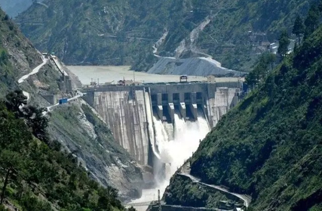 You are currently viewing सिंधु जल समझौता खत्म? भारत ने रोका जल प्रवाह: चिनाब के बांध बंद, पाकिस्तान की 80% खेती पर संकट!