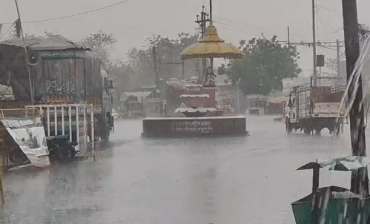 You are currently viewing मध्यप्रदेश में जून की दस्तक के साथ ही मौसम का बदला मिजाज, 60 Km/h की रफ्तार से चल रही आंधी; 38 जिलों में अलर्ट जारी!