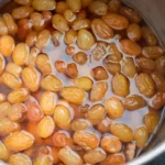 भीगी किशमिश खाने के फायदे जानकर चौंक जाएंगे आप! गलत तरीका हो सकता है नुकसानदायक – जानिए सही तरीका और जबरदस्त फायदे