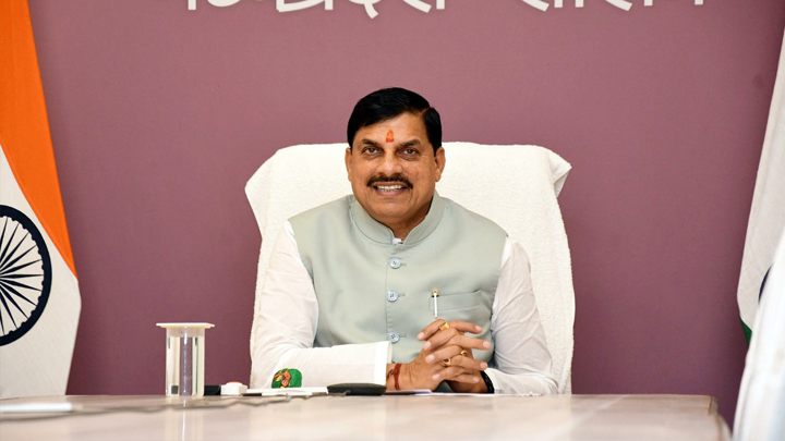 You are currently viewing नरसिंहपुर में 218 जोड़े परिणय सूत्र में बंधे, सम्मेलन में वर्चुअल सहभागिता कर सीएम डॉ. मोहन यादव ने दिया आशीर्वाद; 26 मई को नरसिंहपुर में लगेगा विशाल कृषि मेला