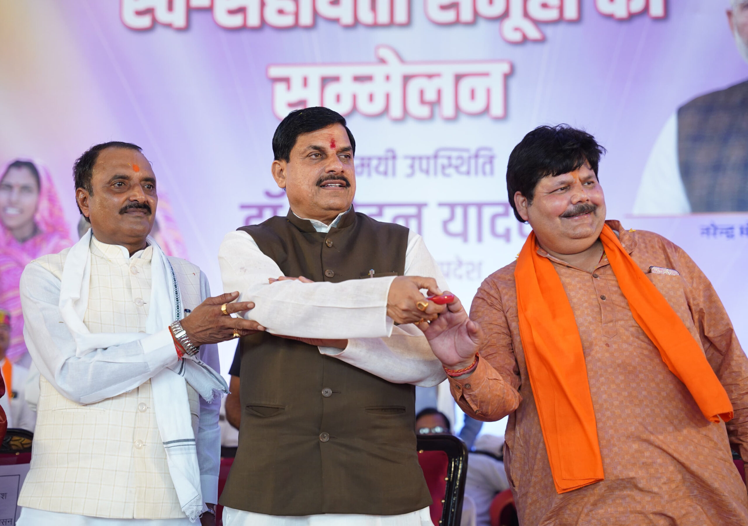 You are currently viewing लहार को मिला औद्योगिक केंद्र का तोहफा, मुख्यमंत्री डॉ. यादव ने 117 करोड़ की लागत के 50 विकास कार्यों का किया भूमि-पूजन और लोकार्पण;  सीएम का ऐलान – लोकमाता अहिल्याबाई के नाम होगा आलमपुर कॉलेज!