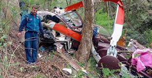 You are currently viewing उत्तरकाशी में दिल दहला देने वाला हेलीकॉप्टर क्रैश: 7 में से 5 श्रद्धालुओं की दर्दनाक मौत, जंगल में गिरा मलबा; सीएम धामी ने जताया गहरा दुख