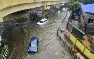 Read more about the article मानसून की समय से पहले दस्तक ने मचाई तबाही, नॉर्थ ईस्ट राज्यों में भूस्खलन और बाढ़ से हाहाकार; असम में 5 की मौत, मिजोरम में होटल-मकान ढहे!