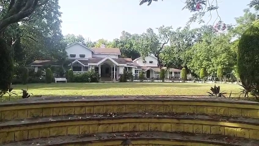 You are currently viewing 3 जून को पचमढ़ी में आयोजित होगी मोहन सरकार की कैबिनेट बैठक: प्रशासन ने पूरी कीं तैयारियाँ, 33.88 करोड़ के विकास कार्यों का लोकार्पण एवं भूमिपूजन भी करेंगे CM यादव!