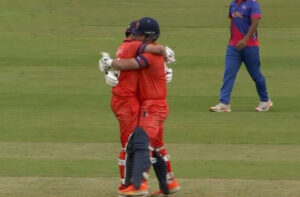 Read more about the article तीन सुपर ओवर, एक रोमांचक इतिहास! नीदरलैंड्स ने नेपाल को हराकर रचा टी-20 क्रिकेट में नया रिकॉर्ड, तीसरे सुपर ओवर में छक्का मारकर दर्ज की ऐतिहासिक जीत!