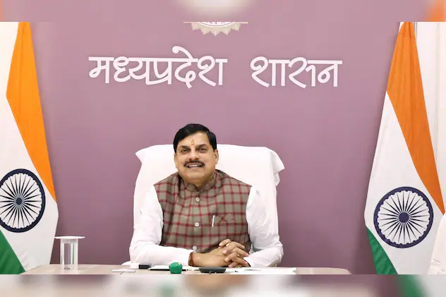 You are currently viewing मुख्यमंत्री मोहन यादव का ऐतिहासिक तोहफा: 16 जून को जबलपुर से 1.27 करोड़ लाड़ली बहनों के खातों में पहुँचेंगे 1551 करोड़ रुपये, करोड़ों की सौगातों की बरसात भी तय!