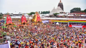 Read more about the article पुरी में जगन्नाथ रथयात्रा के दौरान भगदड़: 3 श्रद्धालुओं की मौत, 50 से अधिक घायल; CM ने मांगी माफी, जांच के आदेश!