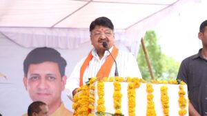 Read more about the article इंदौर से ‘एक पेड़ मां के नाम’ अभियान की शुरुआत, लिया 51 लाख पेड़ लगाने का संकल्प: कार्यक्रम में महिलाओं के पहनावे पर फिर बोले कैलाश विजयवर्गीय, दिया विवादित उदाहरण!