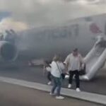 अमेरिका में बड़ा विमान हादसा टला: डेनवर एयरपोर्ट पर टेकऑफ के वक्त लगी आग, 179 लोग थे सवार; सभी यात्री सुरक्षित बाहर निकाले गए!