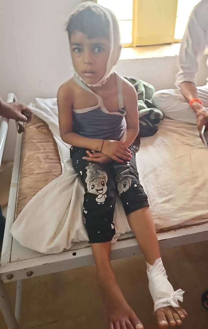 You are currently viewing जैसलमेर: स्कूल का जर्जर गेट गिरा, 7 साल के मासूम अरबाज की दर्दनाक मौत; छुट्टी के वक्त बहनों को लेने आया था स्कूल, कलेक्टर ने बनाई जांच कमेटी!