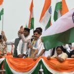 भोपाल में पानी पर देशभक्ति का नजारा, बड़े तालाब में नावों पर निकली अनोखी नौका तिरंगा यात्रा; मुख्यमंत्री डॉ. मोहन यादव, कैबिनेट मंत्री विश्वास सारंग और कृष्णा गौर ने यात्रा में की शिरकत!