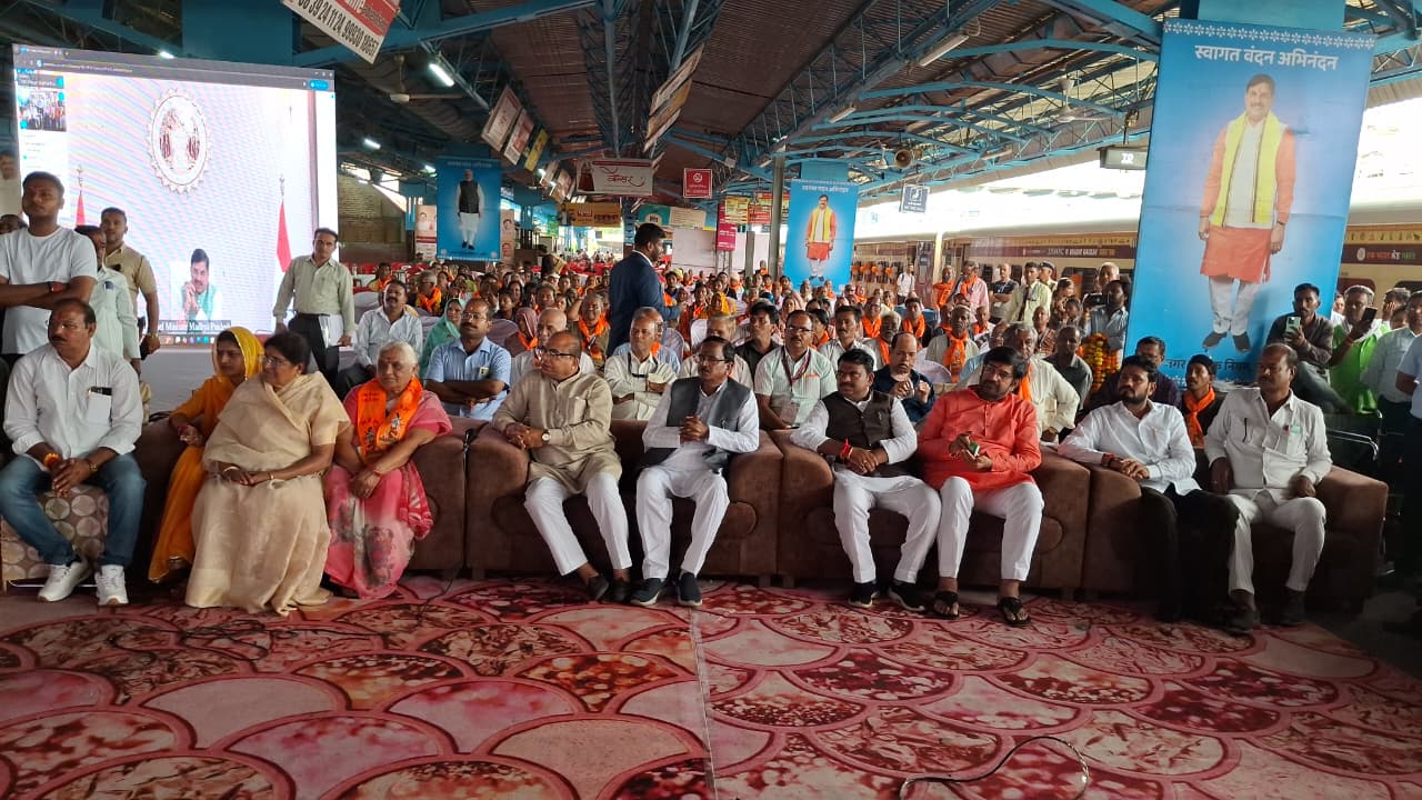 You are currently viewing उज्जैन जिले के 200 तीर्थ यात्री रवाना हुए