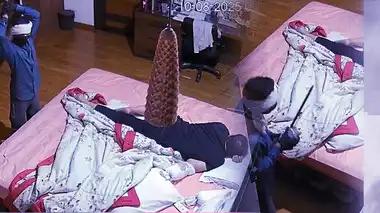 You are currently viewing इंदौर में रिटायर्ड जस्टिस के घर हुई हाई-प्रोफाइल चोरी: परिवार सोता रह गया, 4 मिनट में ले गए लाखों का माल; सीसीटीवी में मिनट-दर-मिनट कैद हुई वारदात!