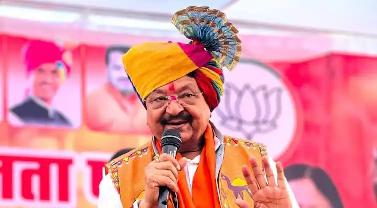 You are currently viewing मध्यप्रदेश की राजनीति में गर्मागरम विवाद: कैलाश विजयवर्गीय के बयान पर कांग्रेस का आज करेगी 55 जिलों में विरोध प्रदर्शन, शुक्रवार को भी कार्यकर्ताओं ने पोस्टर शुद्धिकरण और फूंके थे पुतले!