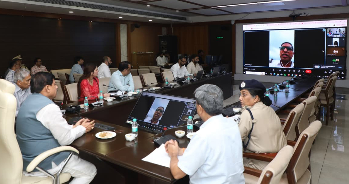 Read more about the article मुख्यमंत्री डॉ. मोहन यादव ने वर्षा और अनंत चतुर्दशी पर गणेश विसर्जन की तैयारियों का लिया जायजा, कलेक्टर्स और पुलिस अधिकारियों के साथ व्यवस्थाओं की समीक्षा की!