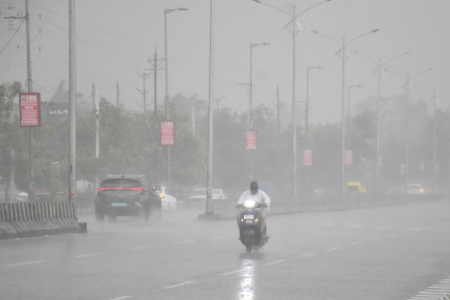 You are currently viewing मध्यप्रदेश में स्ट्रॉन्ग सिस्टम एक्टिव, 12 जिलों में भारी बारिश का अलर्ट; डैमों के गेट खुले, नदियों का जलस्तर बढ़ा!