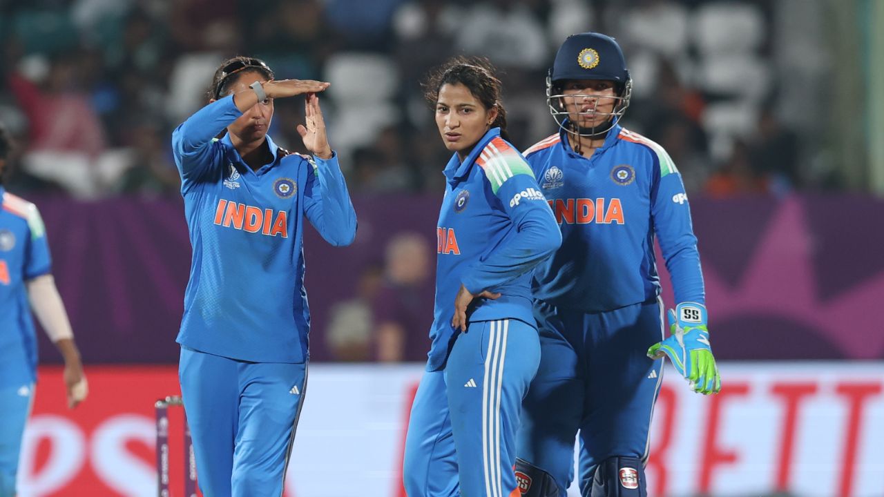 Read more about the article पहले टॉप ऑर्डर फेल, फिर खराब गेंदबाजी, रिचा घोष की पारी गई बेकार! टीम इंडिया को साउथ अफ्रीका के हाथों मिली हार