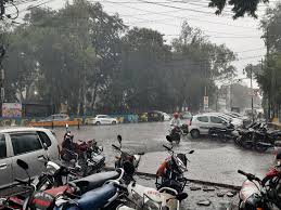 You are currently viewing एमपी के 22 जिलों में आंधी-बारिश का अलर्ट, दो साइक्लोनिक सर्कुलेशन और पश्चिमी विक्षोभ सक्रिय:  इंदौर, उज्जैन और ग्वालियर समेत कई जिलों में असर; गुरुवार को भी ग्वालियर-चंबल में हल्की बारिश के संकेत