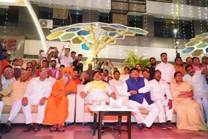 Read more about the article शाम होते ही गुलजार हुआ उज्जैन का ‘नैवेद्य लोक’: तय समय में उमड़ रही भीड़, मालवी से फास्ट फूड तक हर स्वाद उपलब्ध; 3 दिन के खास आयोजन में मिल रहा नया फूड एक्सपीरियंस