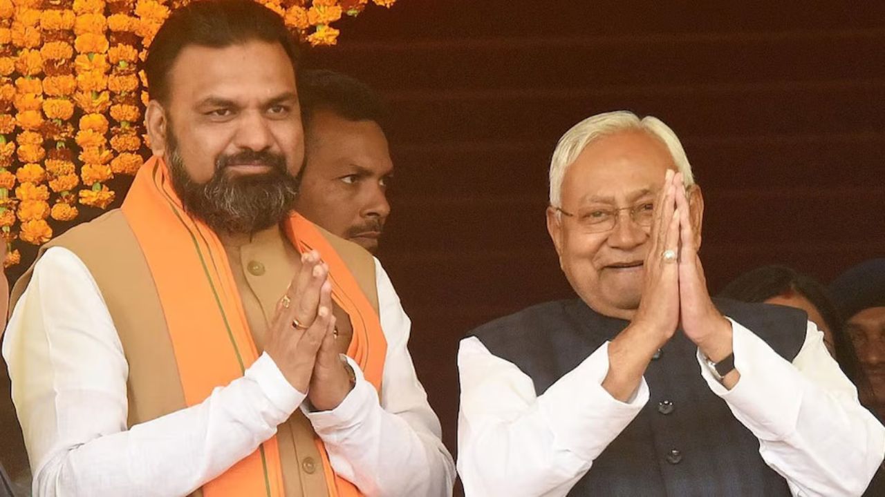 You are currently viewing राज्यसभा की राह क्यों चले नीतीश कुमार? खुद बतायी वजह, सम्राट चौधरी ने दी शुभकामनाएं