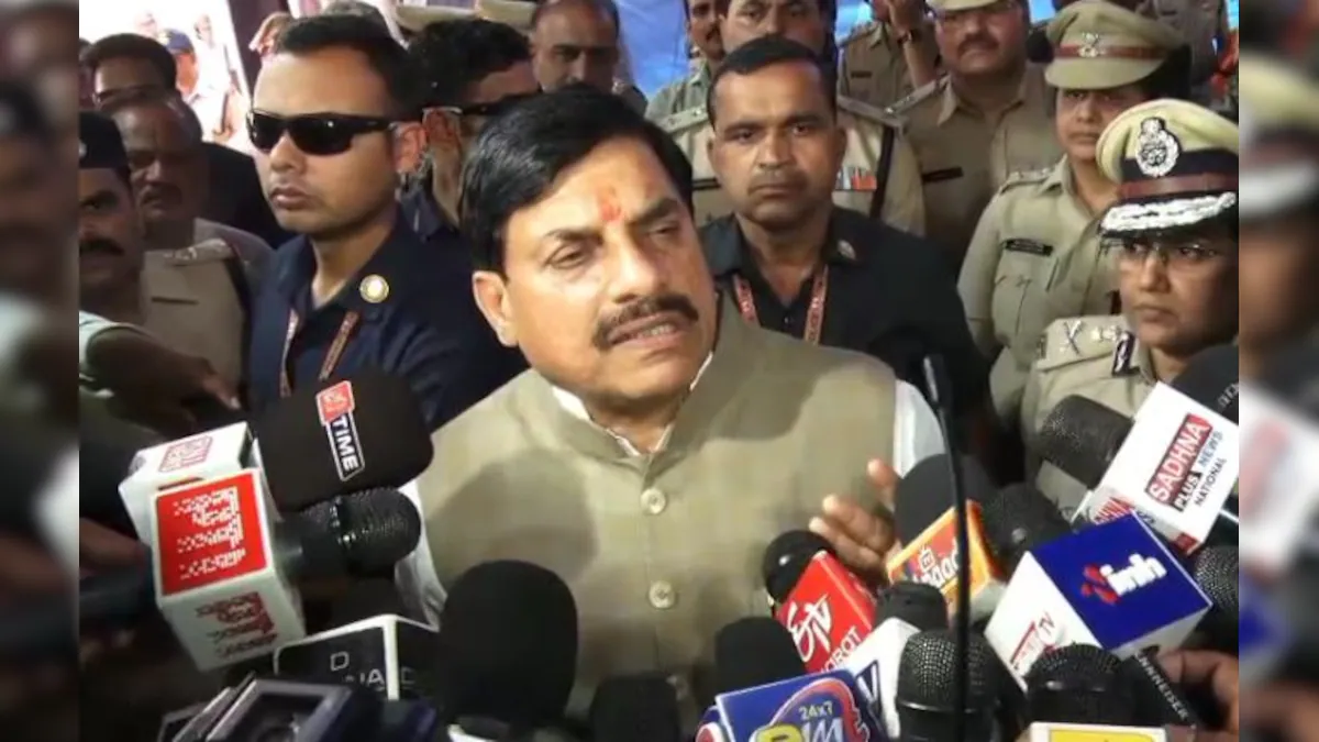 You are currently viewing इंदौर अग्निकांड: CM मोहन यादव ने पीड़ित परिवार से की मुलाकात, जांच के दिए संकेत; मृतक के बड़े बेटे बोले- “फायर ब्रिगेड समय पर आती तो जान बच जाती”